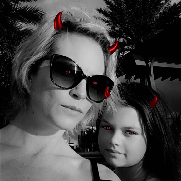 Meet your Posher, Traci - Picture 4 of 16